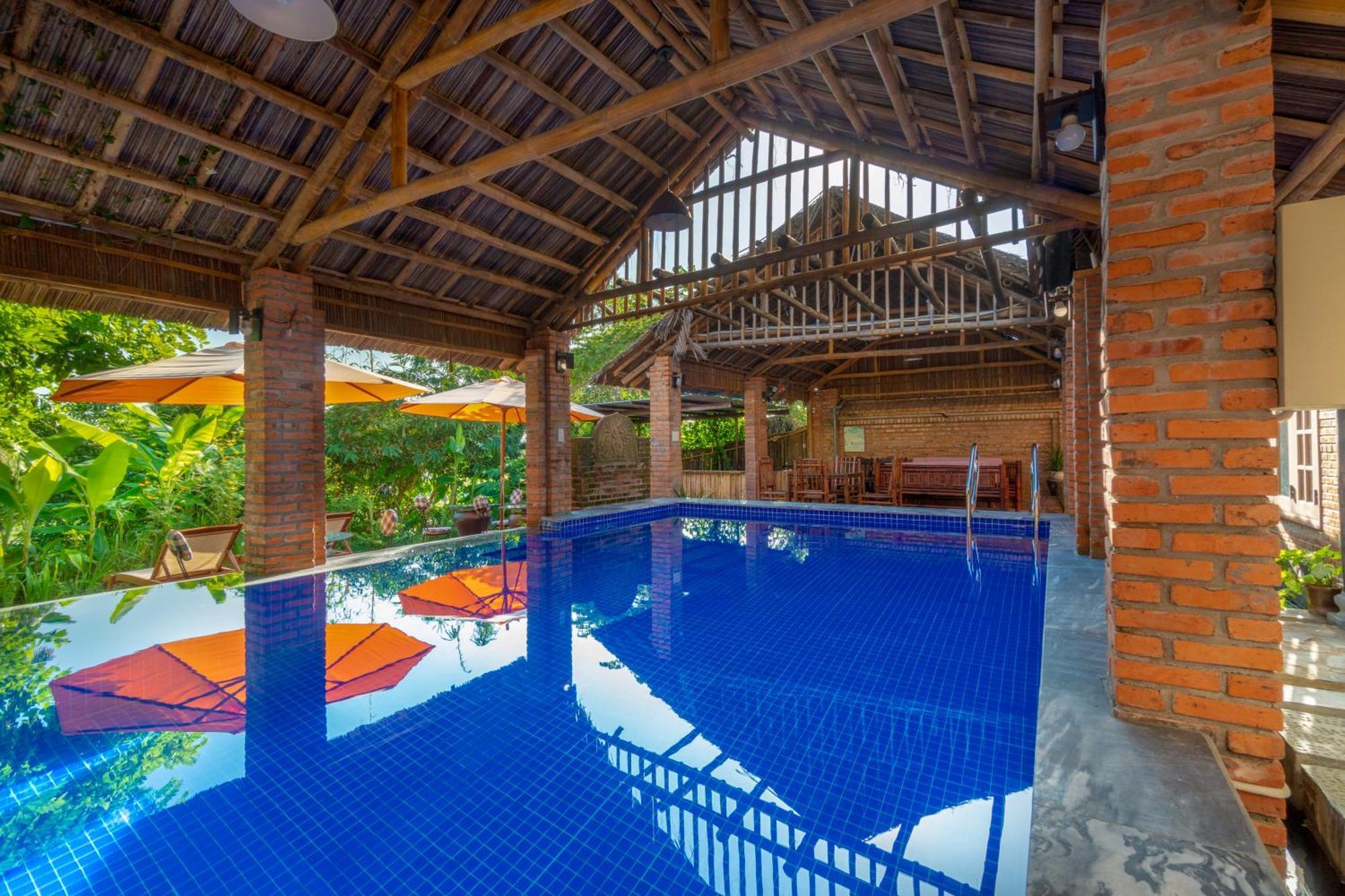 Calm House Hotel